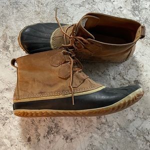 Women's Sorel Out N About Leather waterproof boot size 10.5